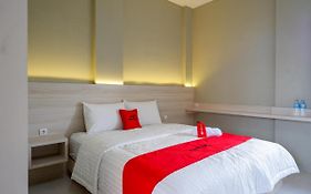 RedDoorz Syariah near PRPP Semarang