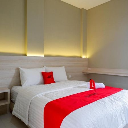 RedDoorz Syariah near PRPP Semarang Hotel Bagian luar foto