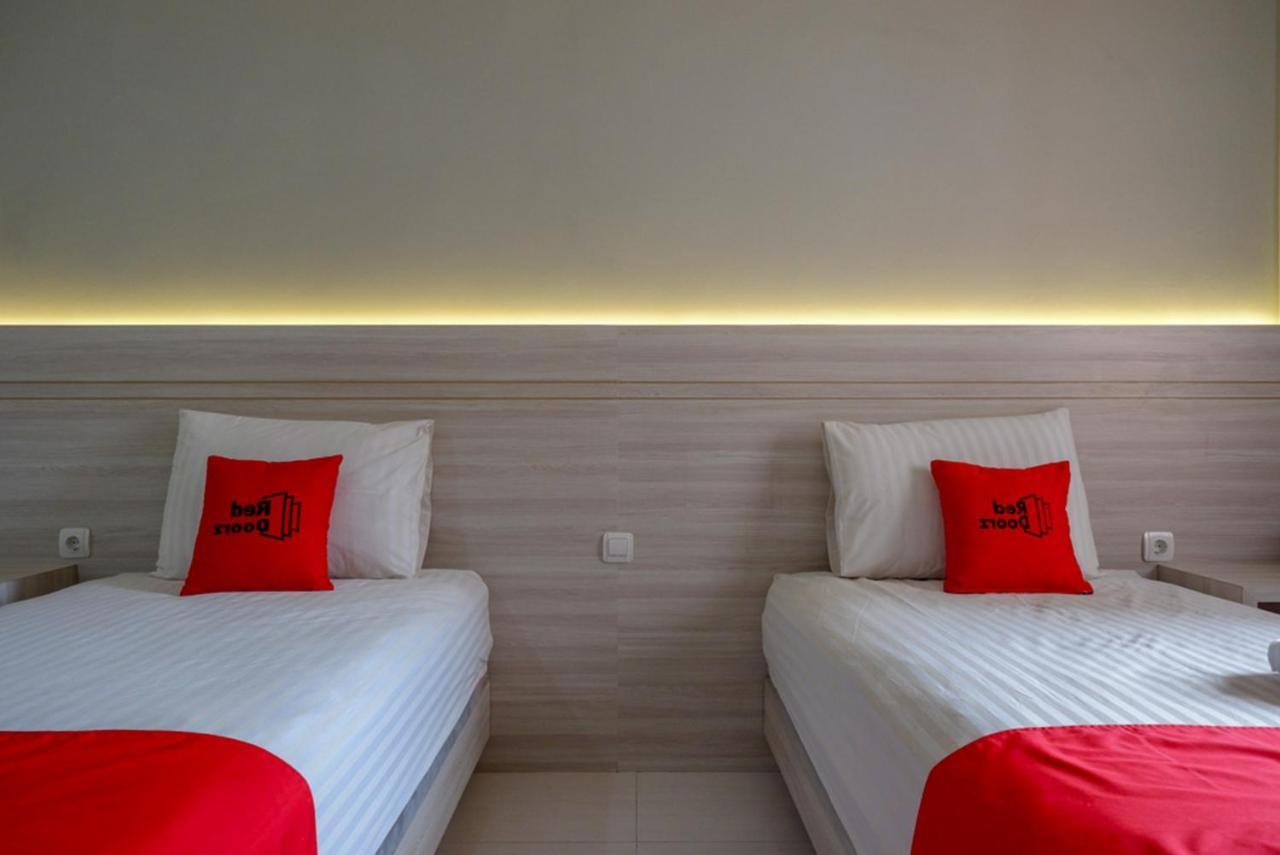 RedDoorz Syariah near PRPP Semarang Hotel Bagian luar foto