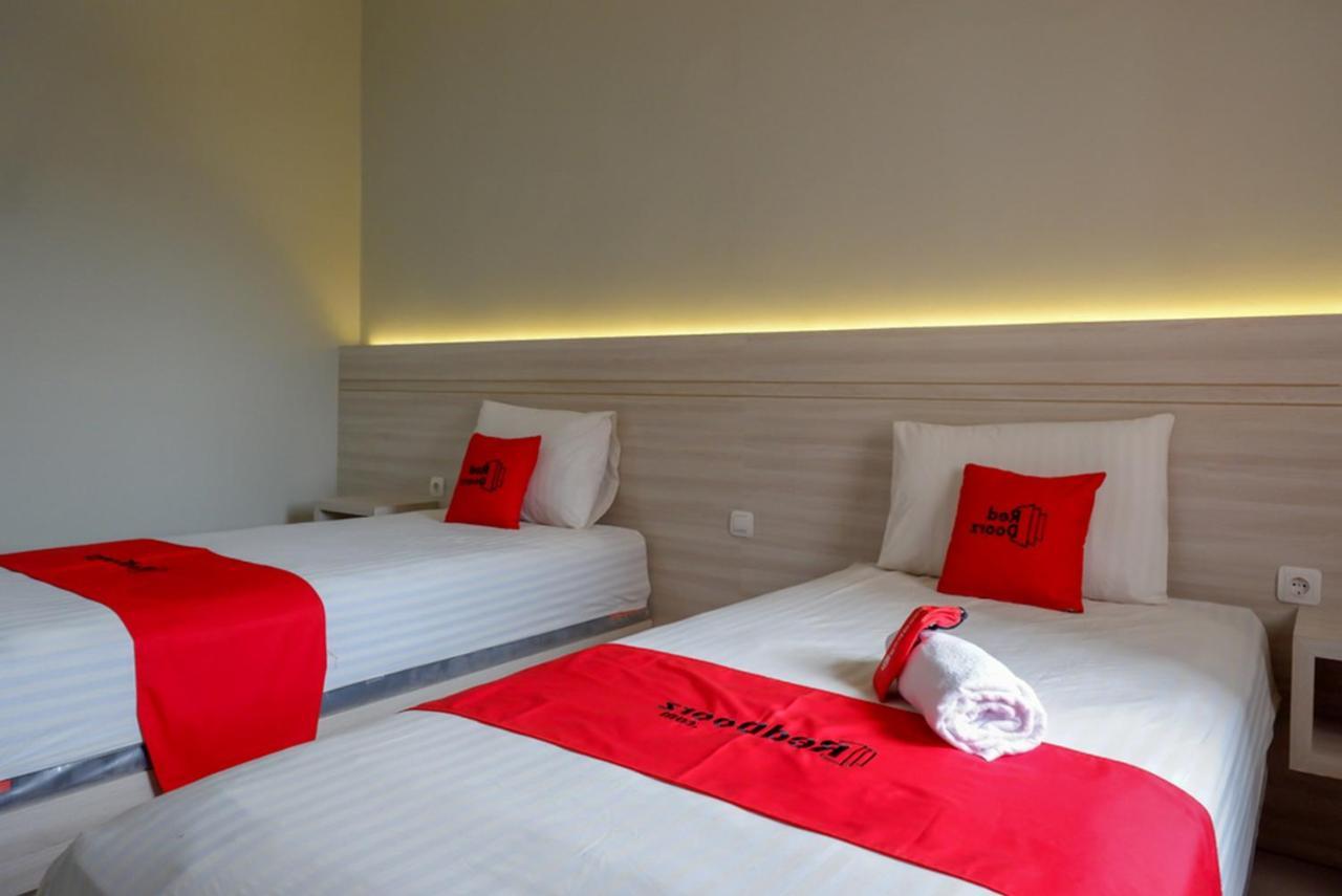 RedDoorz Syariah near PRPP Semarang Hotel Bagian luar foto