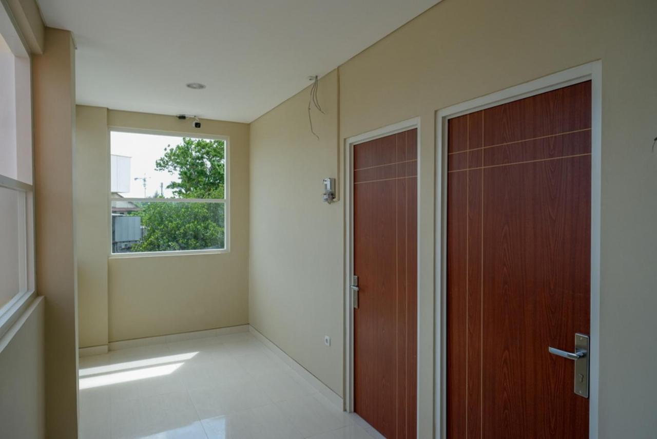 RedDoorz Syariah near PRPP Semarang Hotel Bagian luar foto