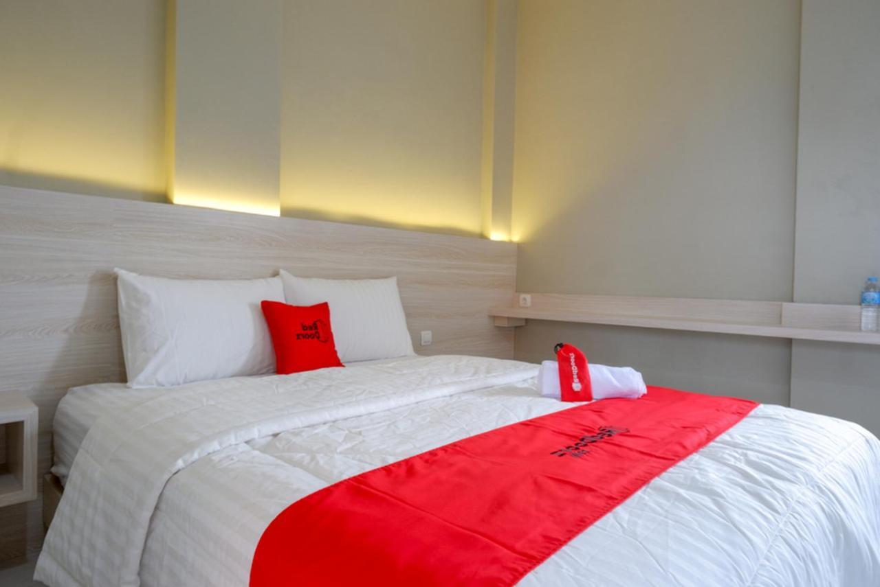 RedDoorz Syariah near PRPP Semarang Hotel Bagian luar foto