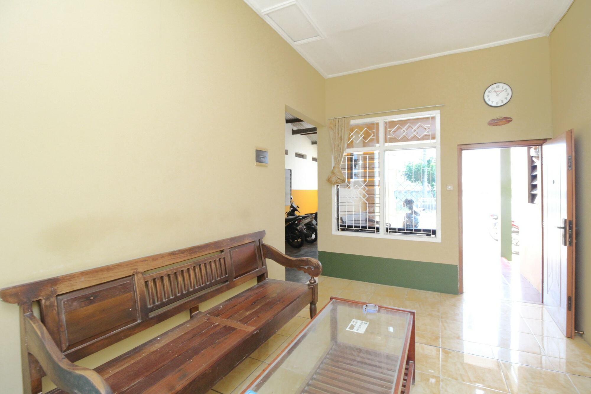 RedDoorz Syariah near PRPP Semarang Hotel Bagian luar foto