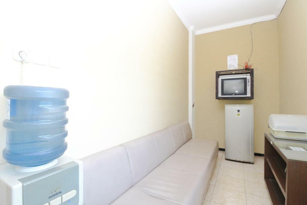 RedDoorz Syariah near PRPP Semarang Hotel Bagian luar foto